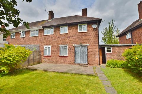 3 bedroom house for sale, Hawthorne Crescent, Slough