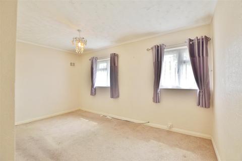 3 bedroom house for sale, Hawthorne Crescent, Slough