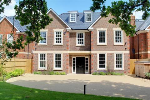 5 bedroom detached house for sale, Brookmans Avenue, Brookmans Park AL9