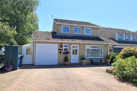 4 bedroom detached house for sale, Fortescue Drive, Chesterton, Bicester