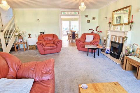4 bedroom detached house for sale, Fortescue Drive, Chesterton, Bicester