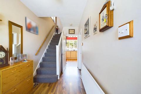 3 bedroom house for sale, Helen Close, West Molesey