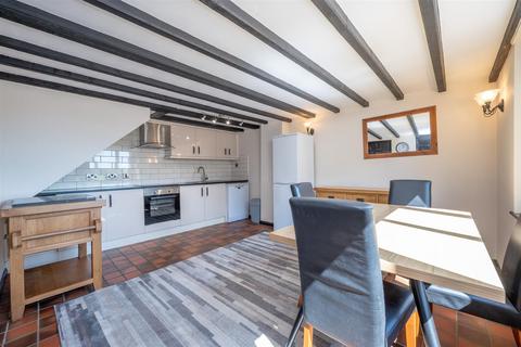 2 bedroom barn conversion to rent, Manor Lane,, Claverdon CV35