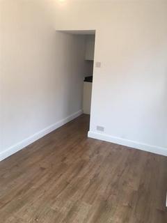 1 bedroom in a house share to rent, Abbey Road, Northampton NN4