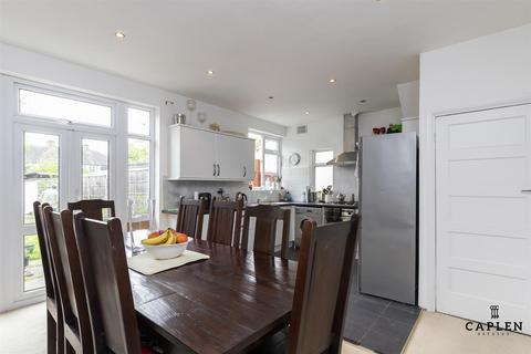 3 bedroom semi-detached house for sale, Woodlands Gardens, London