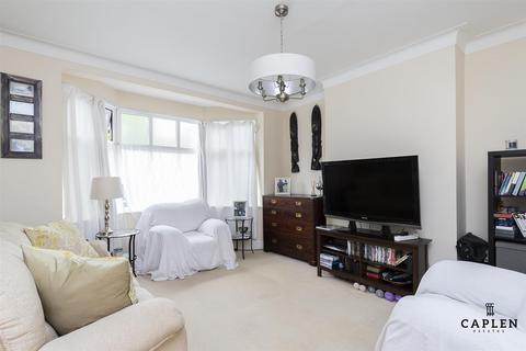 3 bedroom semi-detached house for sale, Woodlands Gardens, London