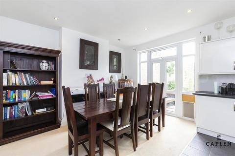 3 bedroom semi-detached house for sale, Woodlands Gardens, London