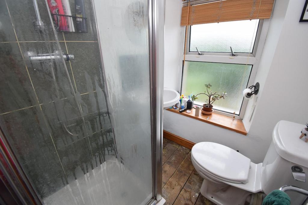 Bathroom.JPG