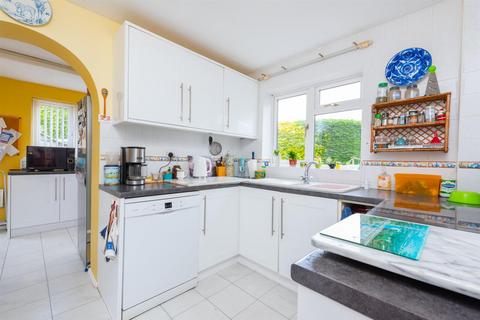 10 Mull Close, Oakley, Basingstoke, RG23 7LQ