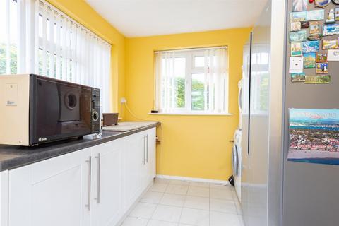 10 Mull Close, Oakley, Basingstoke, RG23 7LQ