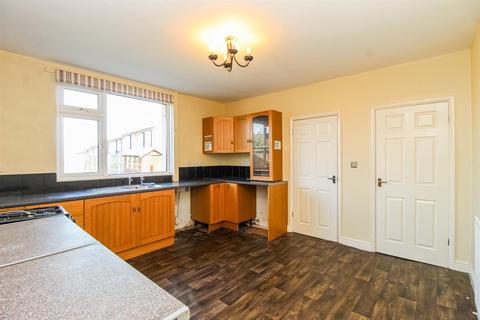 2 bedroom end of terrace house for sale, Love Lane, Pontefract WF8