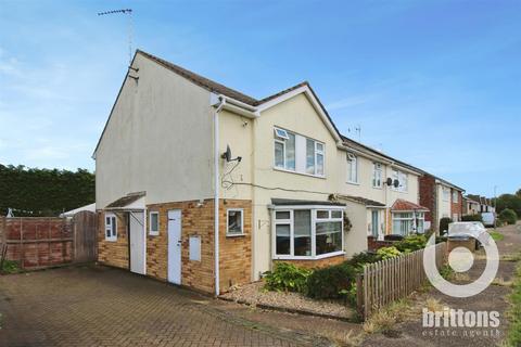 3 bedroom end of terrace house for sale, Regency Avenue, King's Lynn