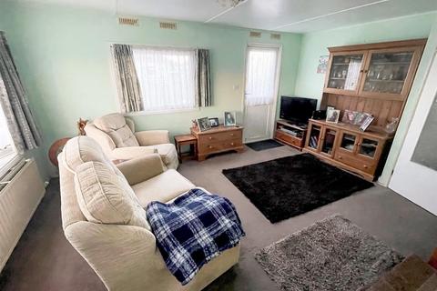 2 bedroom park home for sale, Thornlea Park, Littlehampton BN17