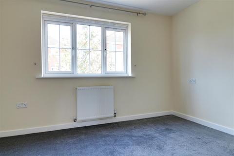 2 bedroom end of terrace house to rent, Squires Grove, Willenhall