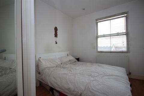 1 bedroom flat to rent, Manor Park Road, Harlesden, NW10 4JT