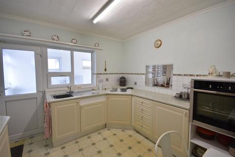 3 bedroom detached bungalow for sale, Elm Close, Long Bennington, Newark