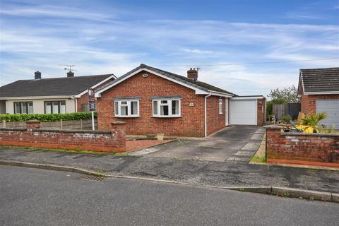 3 bedroom detached bungalow for sale, Elm Close, Long Bennington, Newark