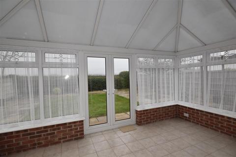 3 bedroom detached bungalow for sale, Elm Close, Long Bennington, Newark