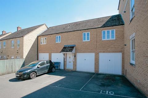 2 bedroom apartment to rent, Stenter Mews, Witney