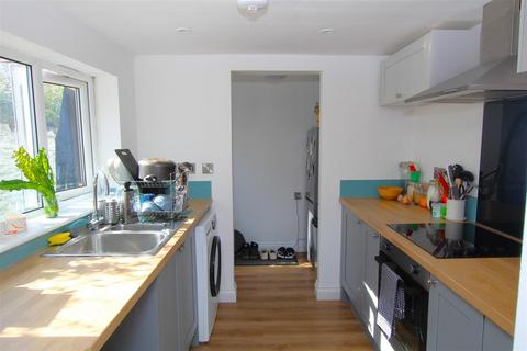 4 bedroom end of terrace house to rent, Hornebrook Avenue, Ilfracombe EX34