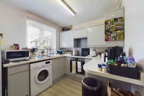 2 bedroom flat for sale, Town Farm Court, Braunton EX33