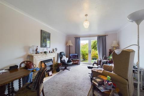 2 bedroom flat for sale, Town Farm Court, Braunton EX33