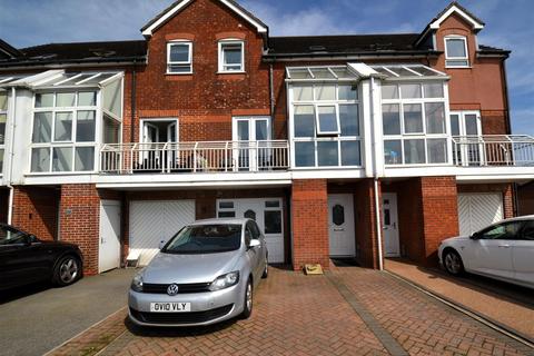 5 bedroom townhouse for sale, Heathmoor Park Road, Illingworth, Halifax