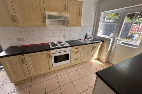 3 bedroom semi-detached house to rent, Staple Lodge Road, Birmingham B31