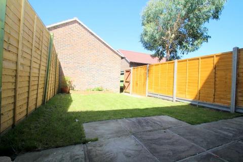 4 bedroom terraced house to rent, The Poplars, Littlehampton, West Sussex