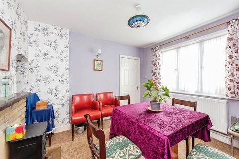 3 bedroom semi-detached house for sale, Worton Road, Isleworth TW7