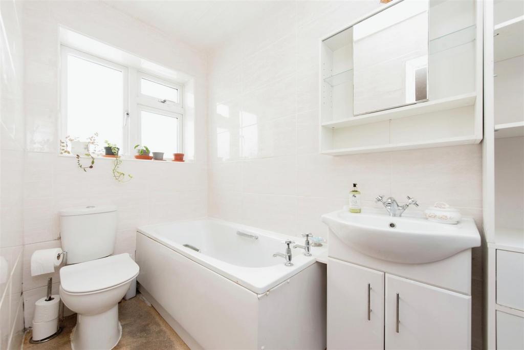 Bathroom WC.jpg