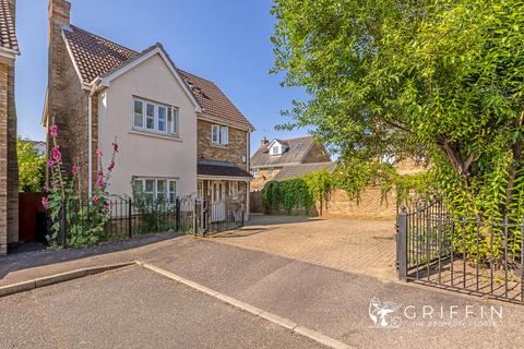 4 bedroom detached house for sale, Dove Close, Chafford Hundred, Grays