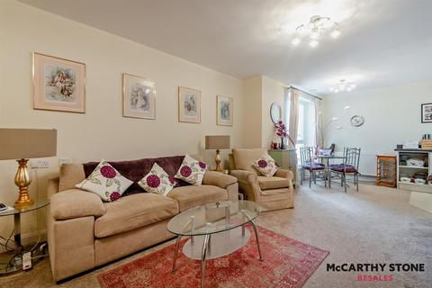 2 bedroom apartment for sale, Tudor Rose Court, South Parade, Southsea, PO4 0DE