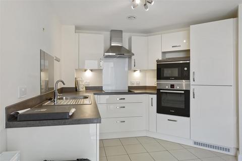 2 bedroom apartment for sale, Tudor Rose Court, South Parade, Southsea, PO4 0DE