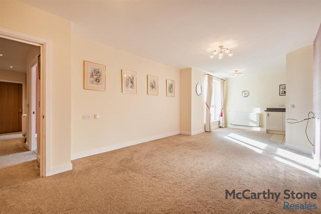8676353-interior03-800.jpg