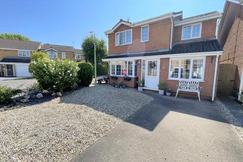 4 bedroom detached house for sale, Routh Avenue, Purdis Farm