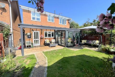 4 bedroom detached house for sale, Routh Avenue, Purdis Farm