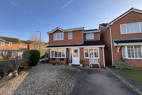 4 bedroom detached house for sale, Routh Avenue, Purdis Farm