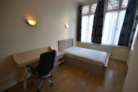 3 bedroom flat to rent, St James Road, Leicester