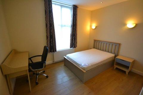 3 bedroom flat to rent, St James Road, Leicester