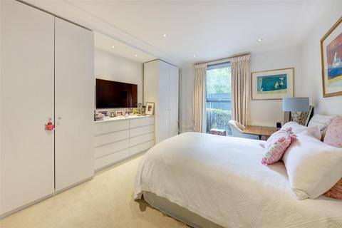 2 bedroom flat for sale, Chelsea Gate, London, SW1W