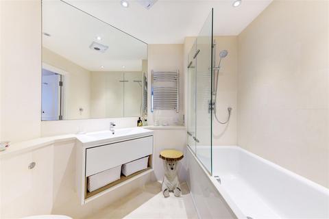 2 bedroom flat for sale, Chelsea Gate, London, SW1W