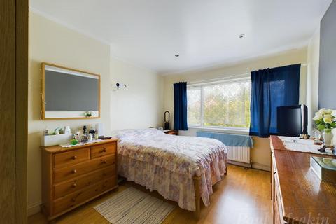 52 Grenville Road, New Addington, Croydon, CR0 0NY