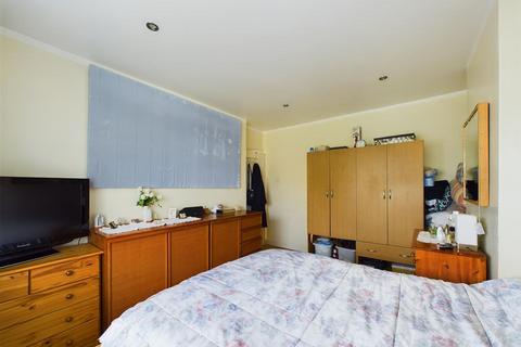 52 Grenville Road, New Addington, Croydon, CR0 0NY