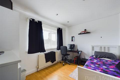 52 Grenville Road, New Addington, Croydon, CR0 0NY