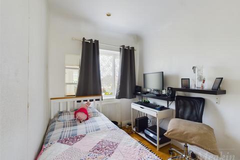 52 Grenville Road, New Addington, Croydon, CR0 0NY