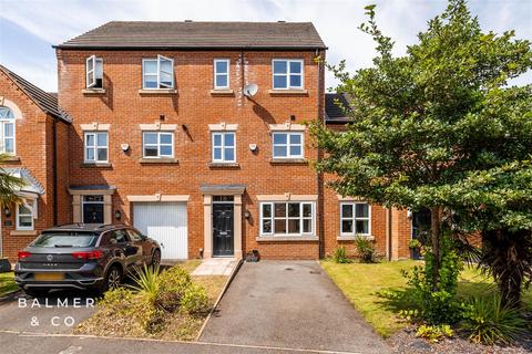 3 bedroom townhouse for sale, Albion Close, Atherton M46