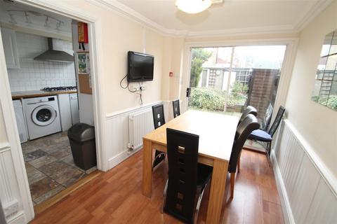 3 bedroom house share to rent, Hatfield Crescent, Hemel Hempstead