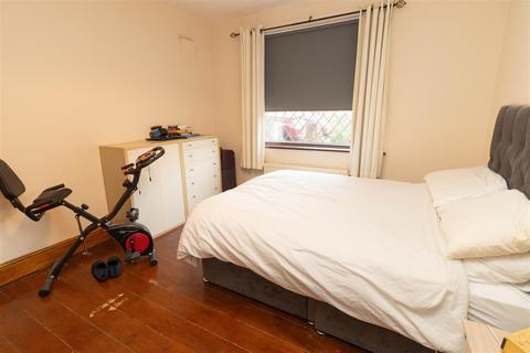 2 bedroom flat for sale, Birchwood Avenue, High Heaton, Newcastle Upon Tyne