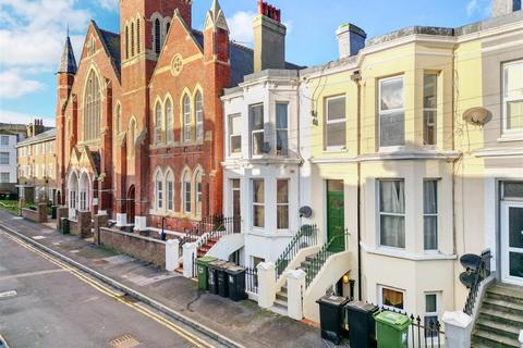 Flat 2 Ground Floor 1, 20 Ceylon Place, Eastbourne, BN21 3JF
